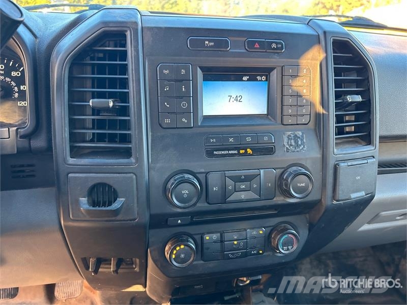 Ford F-150 XL 4x2 Extended Cab Pickup 其他