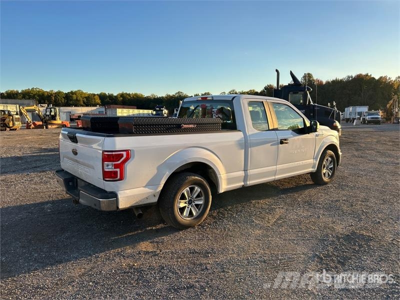 Ford F-150 XL 4x2 Extended Cab Pickup 其他