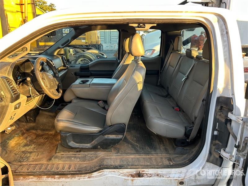 Ford F-150 XL 4x2 Extended Cab Pickup 其他
