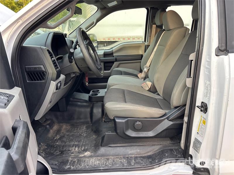 Ford F-150 XL 4x2 Extended Cab Pickup その他