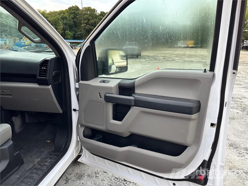 Ford F-150 XL 4x2 Extended Cab Pickup その他