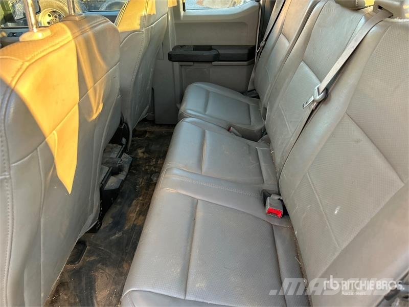 Ford F-150 XL 4x2 Extended Cab Pickup 其他