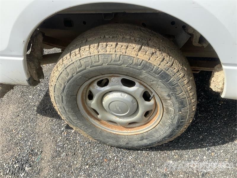 Ford F-150 XL 4x2 Pickup 其他