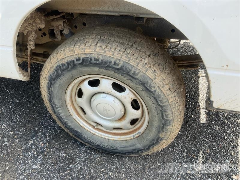 Ford F-150 XL 4x2 Pickup 其他