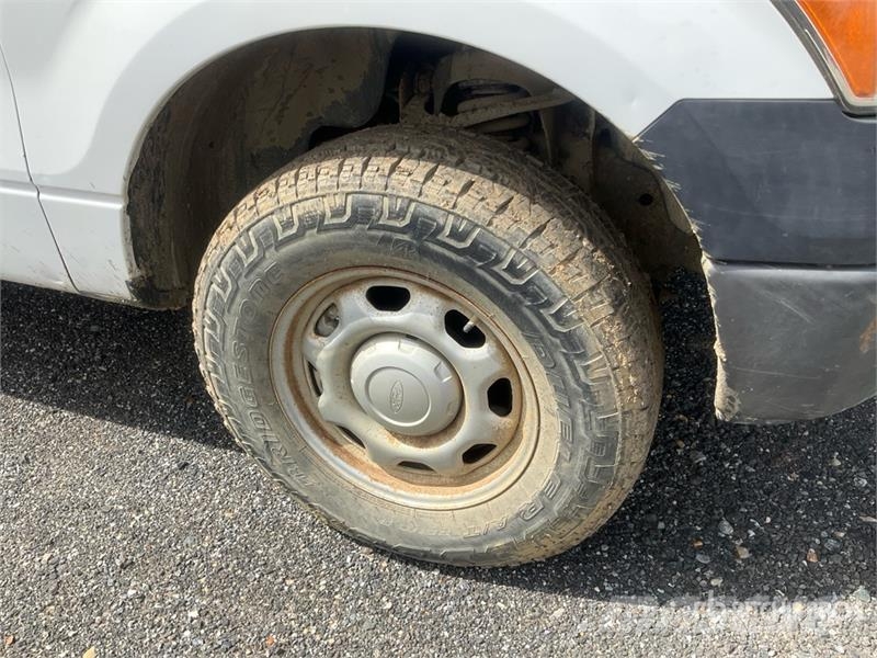 Ford F-150 XL 4x2 Pickup 其他