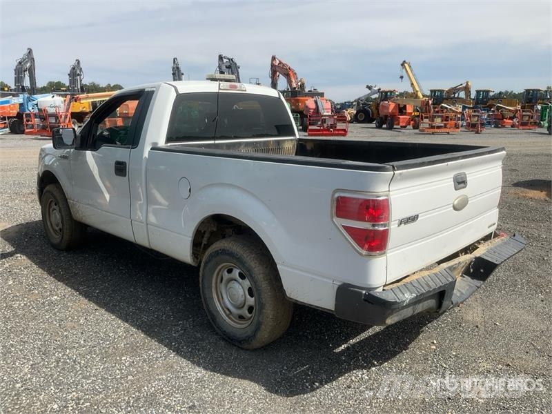 Ford F-150 XL 4x2 Pickup 其他