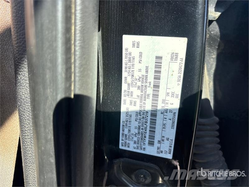 Ford F-150 XL 4x4 Crew Cab Pickup Drugi