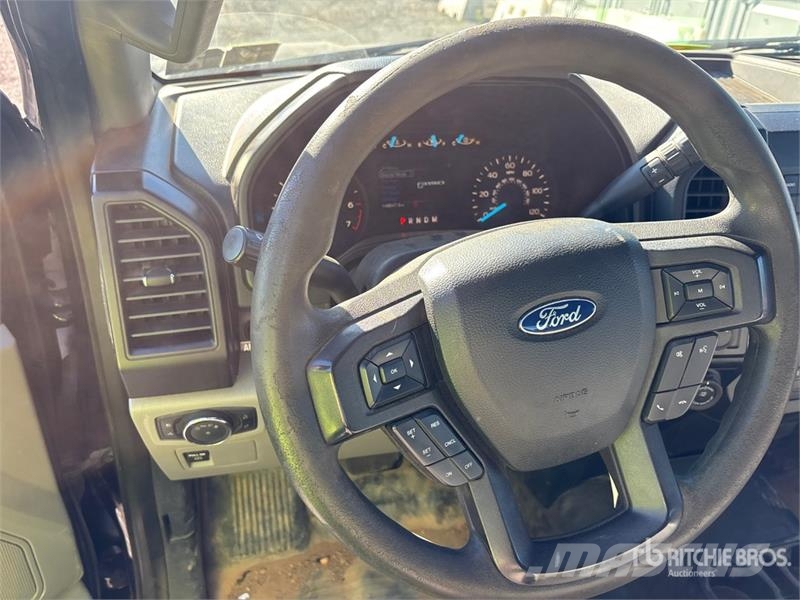 Ford F-150 XL 4x4 Crew Cab Pickup Drugi