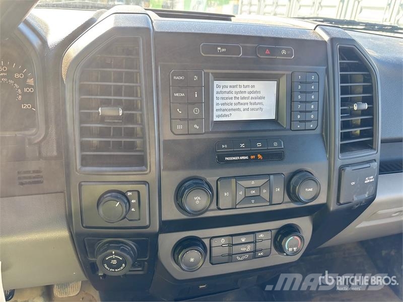 Ford F-150 XL 4x4 Crew Cab Pickup Drugi