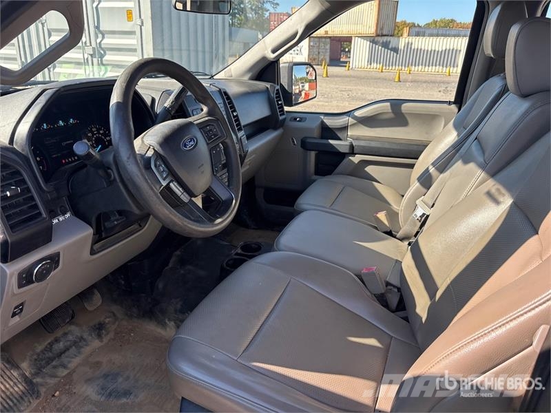 Ford F-150 XL 4x4 Crew Cab Pickup Drugi