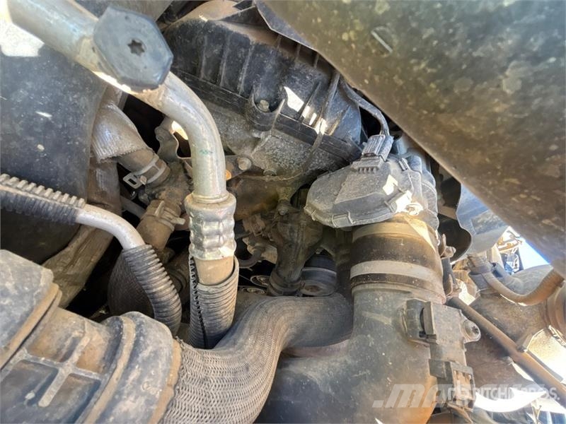 Ford F-150 XL 4x4 Crew Cab Pickup Drugi