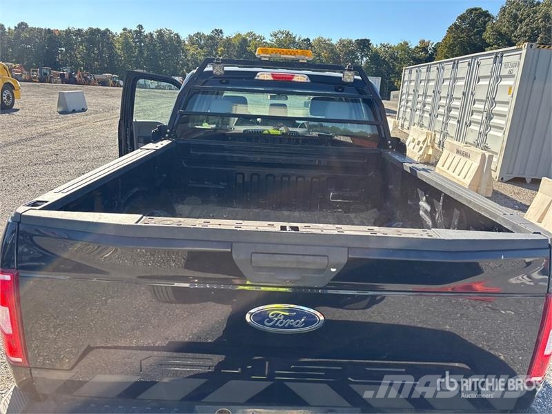 Ford F-150 XL 4x4 Crew Cab Pickup Drugi