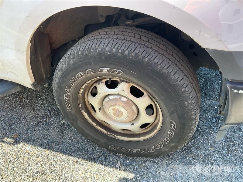 Ford F-150 XL 4x4 Extended Cab Pickup Ostalo