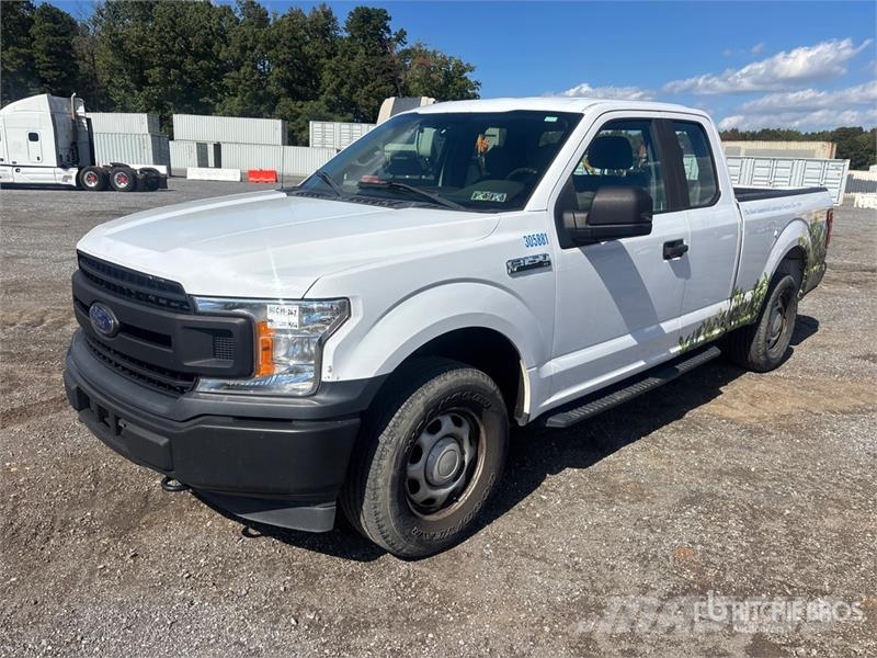 Ford F-150 XL 4x4 Extended Cab Pickup Iné
