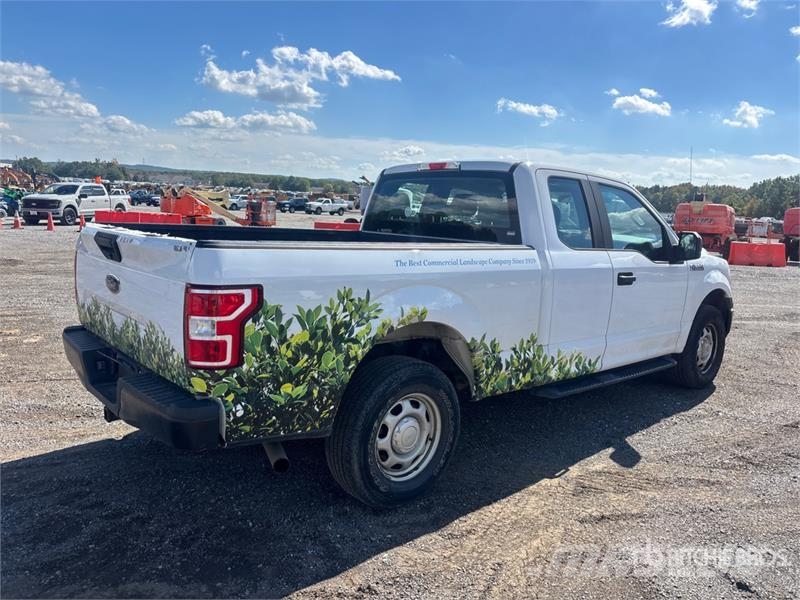 Ford F-150 XL 4x4 Extended Cab Pickup Iné