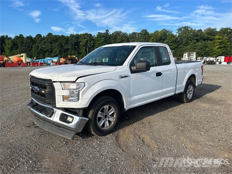 Ford F-150 XL 4x4 Extended Cab Pickup Andre varebiler