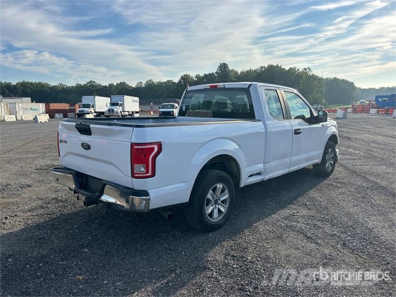 Ford F-150 XL 4x4 Extended Cab Pickup Andre varebiler