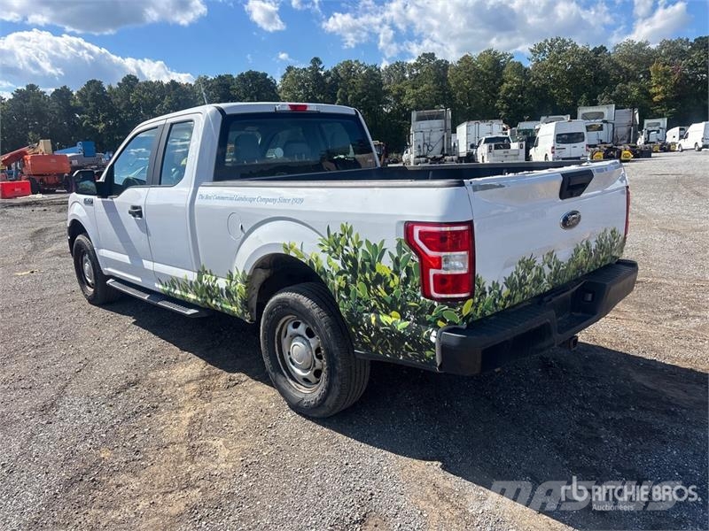 Ford F-150 XL 4x4 Extended Cab Pickup Iné