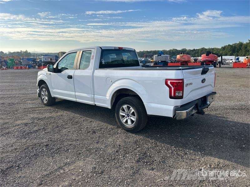 Ford F-150 XL 4x4 Extended Cab Pickup Andre varebiler