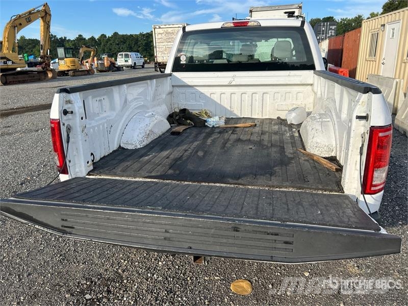Ford F-150 XL 4x4 Extended Cab Pickup Andre varebiler