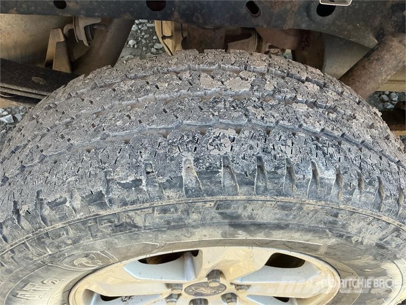 Ford F-150 XLT 4x4 Crew Cab Pickup Ostalo
