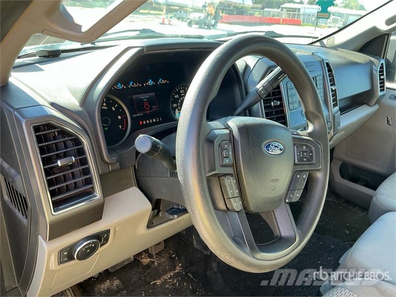 Ford F-150 XLT 4x4 Crew Cab Pickup Ostalo