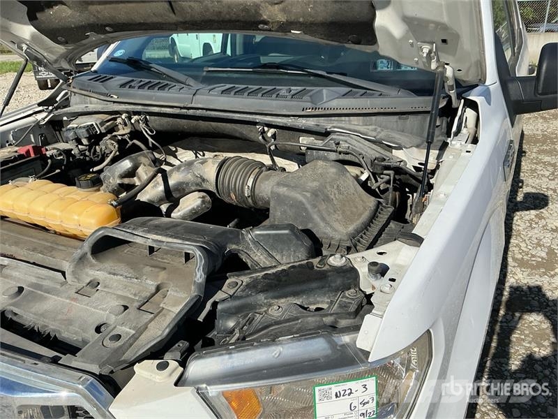 Ford F-150 XLT 4x4 Crew Cab Pickup Ostalo