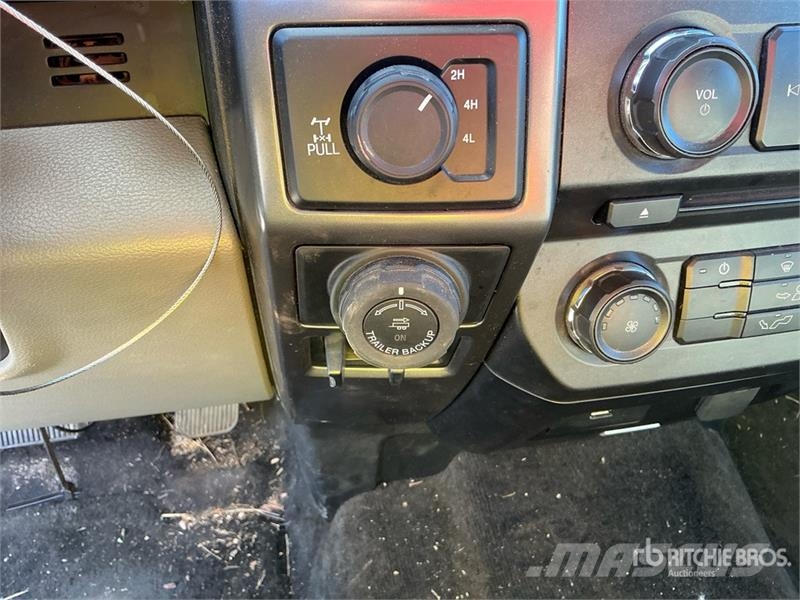 Ford F-150 XLT 4x4 Crew Cab Pickup Ostalo