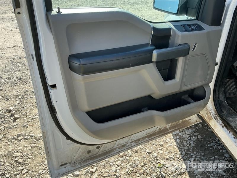 Ford F-150 XLT 4x4 Crew Cab Pickup Ostalo
