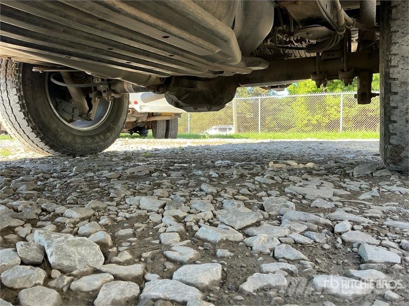 Ford F-150 XLT 4x4 Crew Cab Pickup Ostalo