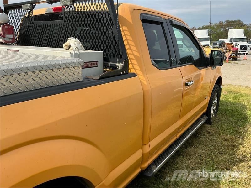 Ford F-150 XLT 4x4 Extended Cab Pickup (Inoperable) Andre varebiler