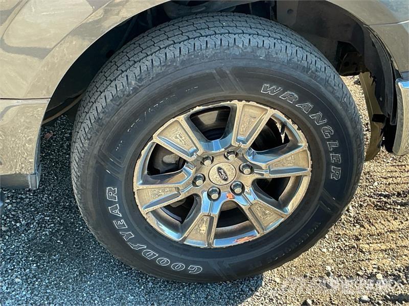 Ford F-150 XLT 4x4 Extended Cab Pickup Outros