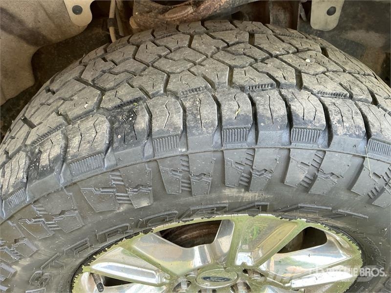 Ford F-150 XLT 4x4 Extended Cab Pickup (Inoperable) Andre varebiler