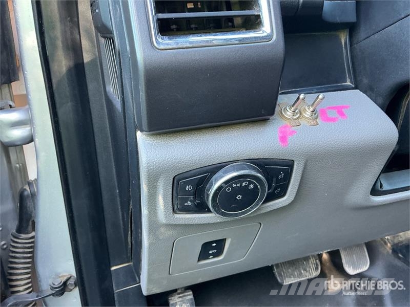 Ford F-150 XLT 4x4 Extended Cab Pickup (Inoperable) Andre varebiler