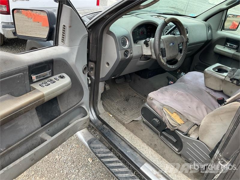Ford F-150 XLT 4x4 Extended Cab Pickup Diger