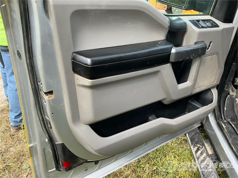 Ford F-150 XLT 4x4 Extended Cab Pickup (Inoperable) Andre varebiler