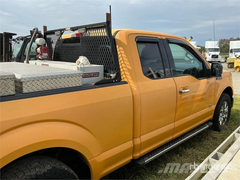 Ford F-150 XLT 4x4 Extended Cab Pickup (Inoperable) Andre varebiler