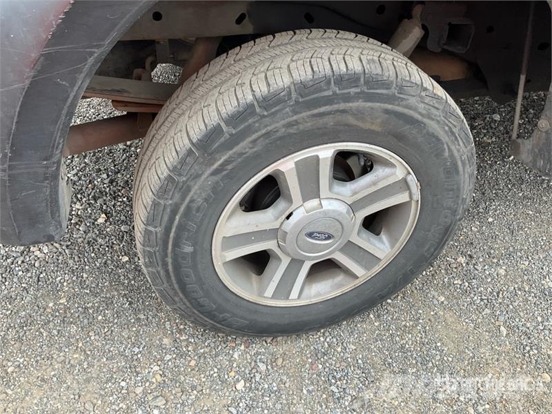 Ford F-150 XLT 4x4 Extended Cab Pickup Diger