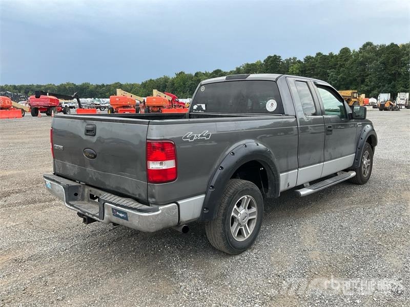Ford F-150 XLT 4x4 Extended Cab Pickup Diger
