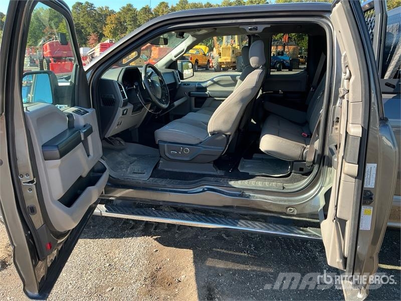 Ford F-150 XLT 4x4 Extended Cab Pickup Outros