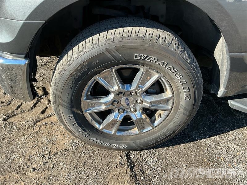 Ford F-150 XLT 4x4 Extended Cab Pickup Outros