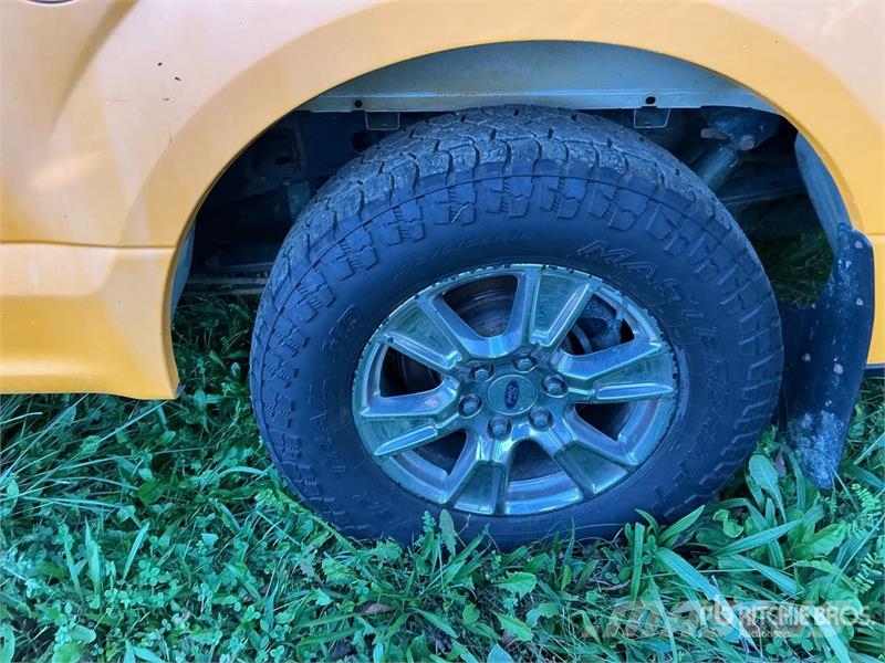 Ford F-150 XLT 4x4 Extended Cab Pickup (Inoperable) Andre varebiler