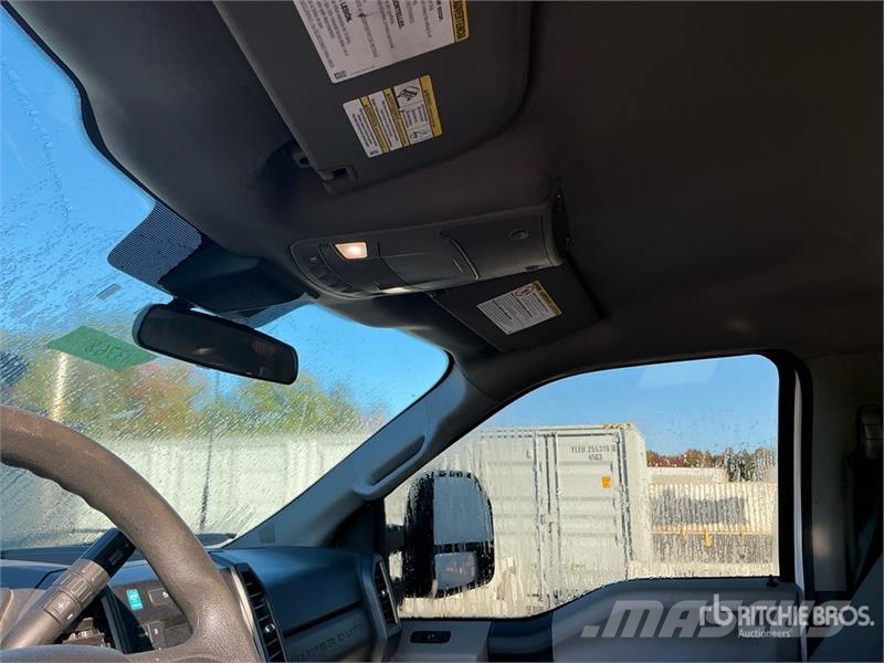 Ford F-250 4x4 Crew Cab Pickup Andere Transporter