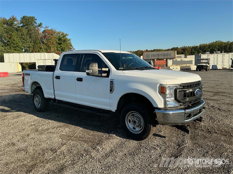 Ford F-250 4x4 Crew Cab Pickup Andere Transporter