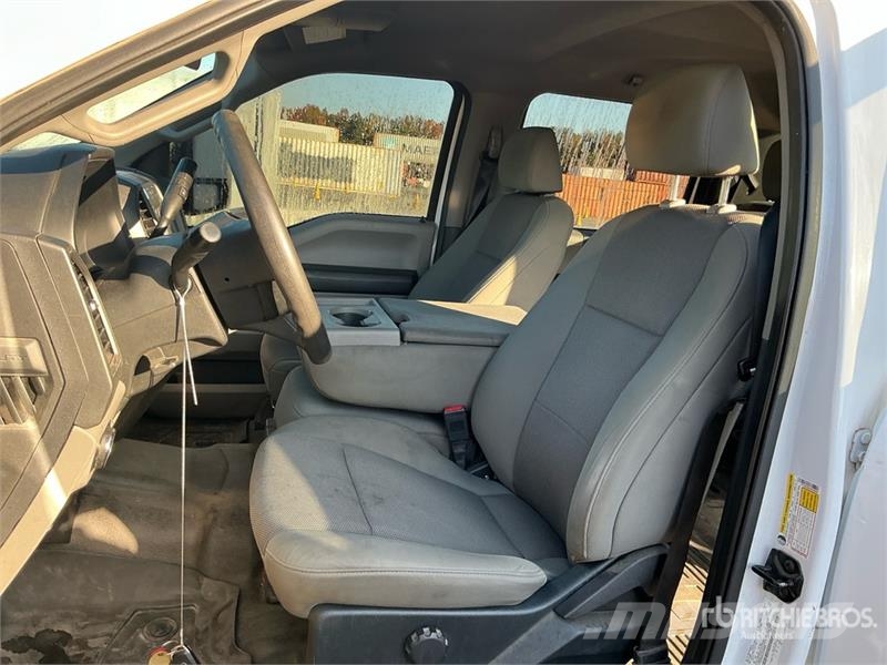 Ford F-250 4x4 Crew Cab Pickup Andere Transporter