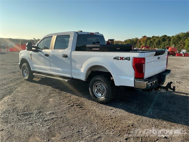 Ford F-250 4x4 Crew Cab Pickup Andere Transporter