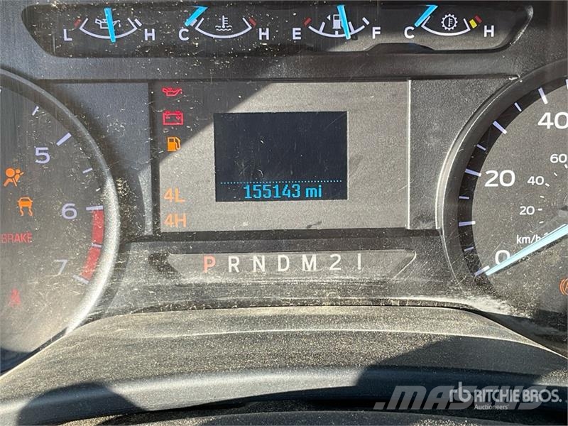 Ford F-250 4x4 Crew Cab Pickup Drugi