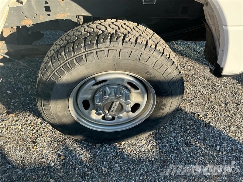 Ford F-250 4x4 Crew Cab Pickup Andere Transporter