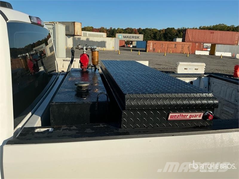 Ford F-250 4x4 Crew Cab Pickup Andere Transporter