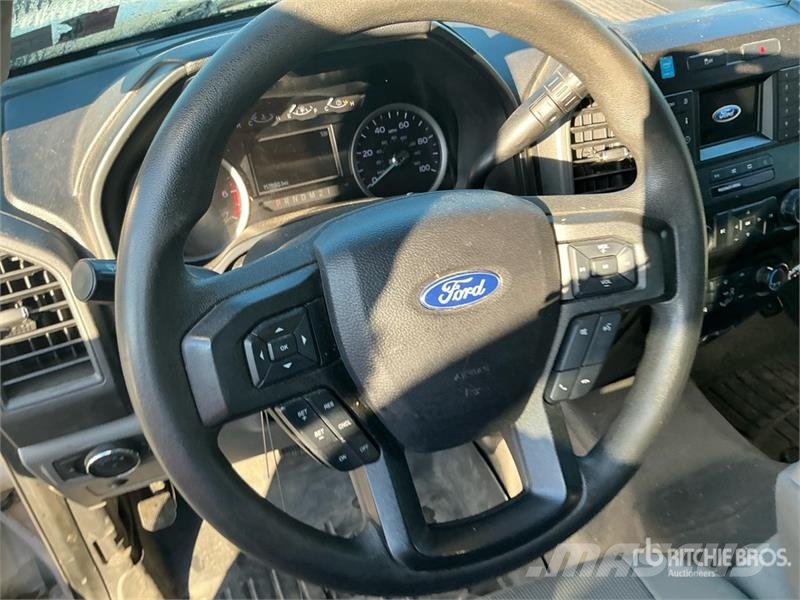 Ford F-250 4x4 Crew Cab Pickup Andere Transporter